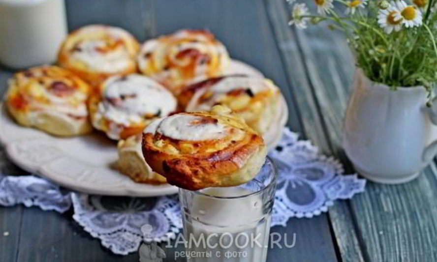 Рецепт булочек с творогом в сметанной заливке