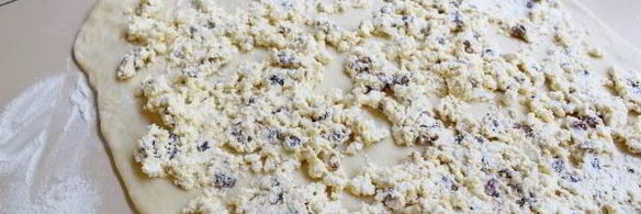 булочки с творогом в сметанной заливке