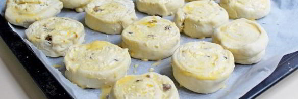 булочки с творогом в сметанной заливке