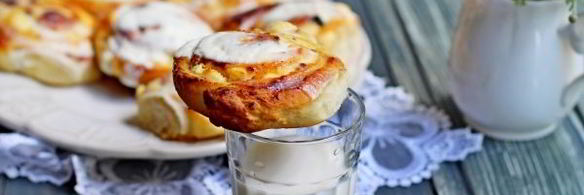 булочки с творогом в сметанной заливке