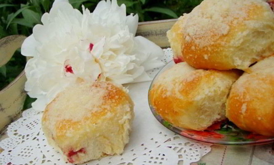 Рецепт булочек с вишней