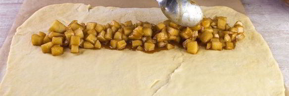 булочки с яблоками и корицей