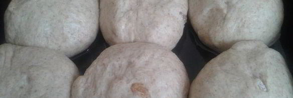 булочки-саечки цельнозерновые с изюмом