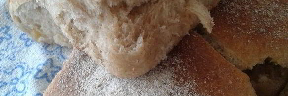 булочки-саечки цельнозерновые с изюмом