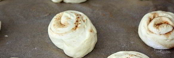 булочки-улитки с корицей и грецким орехом