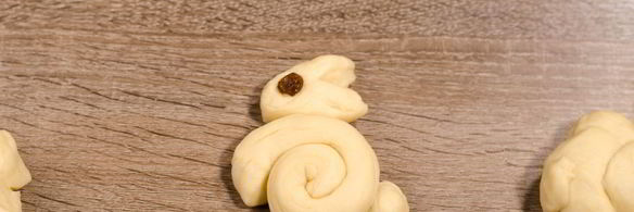 булочки-зайчики на пасху