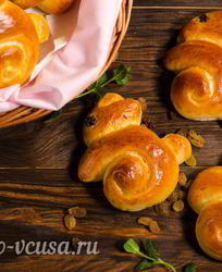 Булочки с изюмом