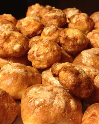 Гужеры — булочки из заварного теста с сыром