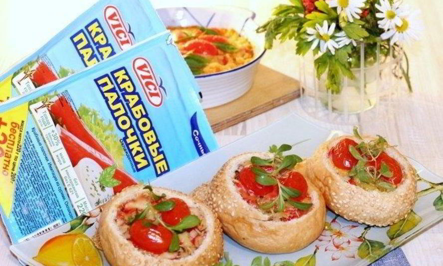 Рецепт хрустящих булочек с яйцом и крабовыми палочками