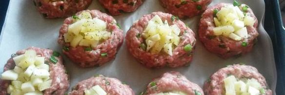 мясные ватрушки с фруктовой начинкой