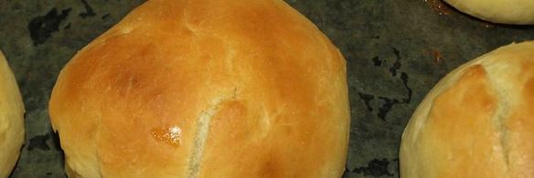 сдобные булочки с изюмом