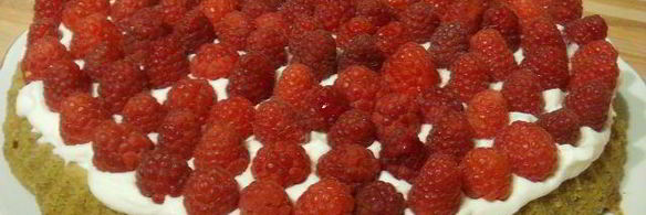 сдобные заливные булочки с глазированным яблоком