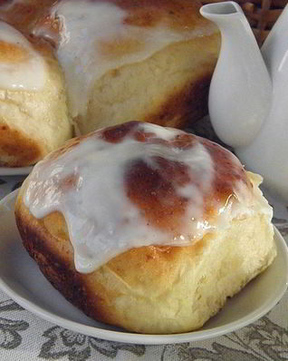 Творожные булочки в сметанной заливке