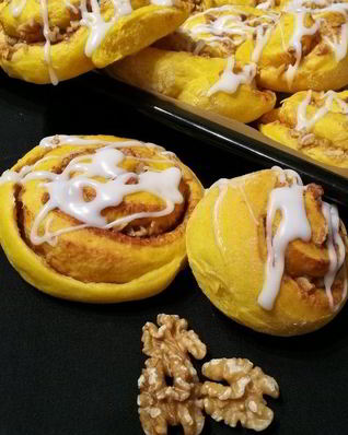 Тыквенные булочки с ореховой начинкой