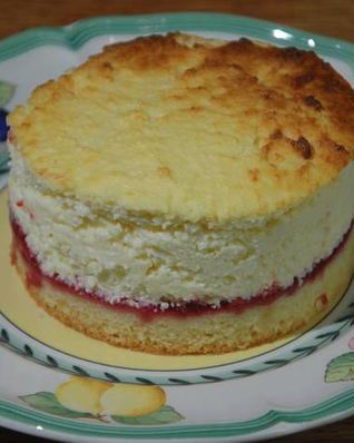 Ватрушка с вишней