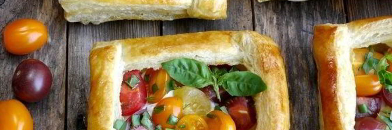 Ватрушки из слоеного теста