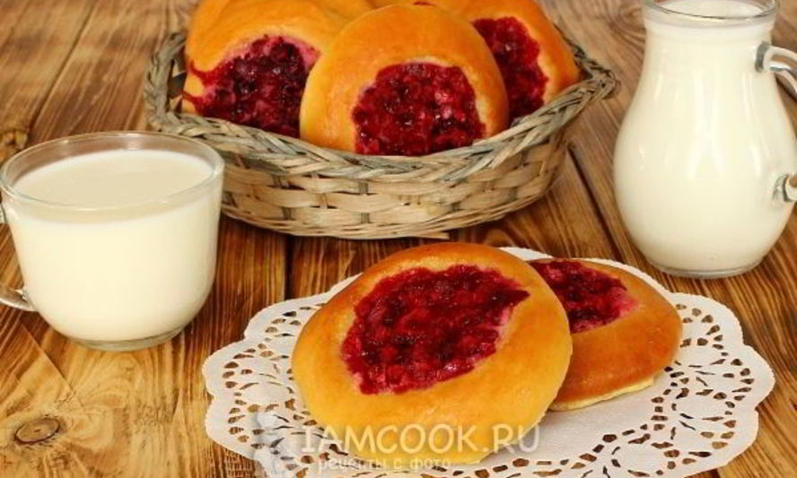 Рецепт ватрушек с брусникой