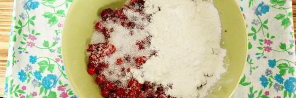 ватрушки с брусникой