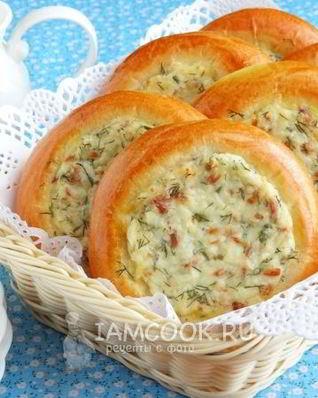 Ватрушки с копченым сыром и укропом