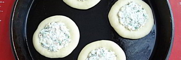 ватрушки с копченым сыром и укропом