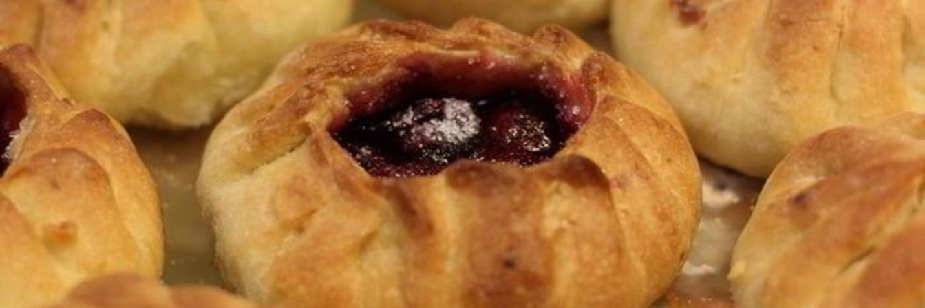 Ватрушки с вишней