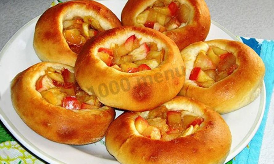 Рецепт ватрушек с яблоками из дрожжевого теста