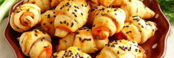 закусочные круассаны с лососем