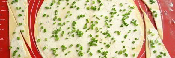 закусочные круассаны с лососем