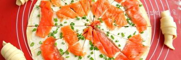 закусочные круассаны с лососем