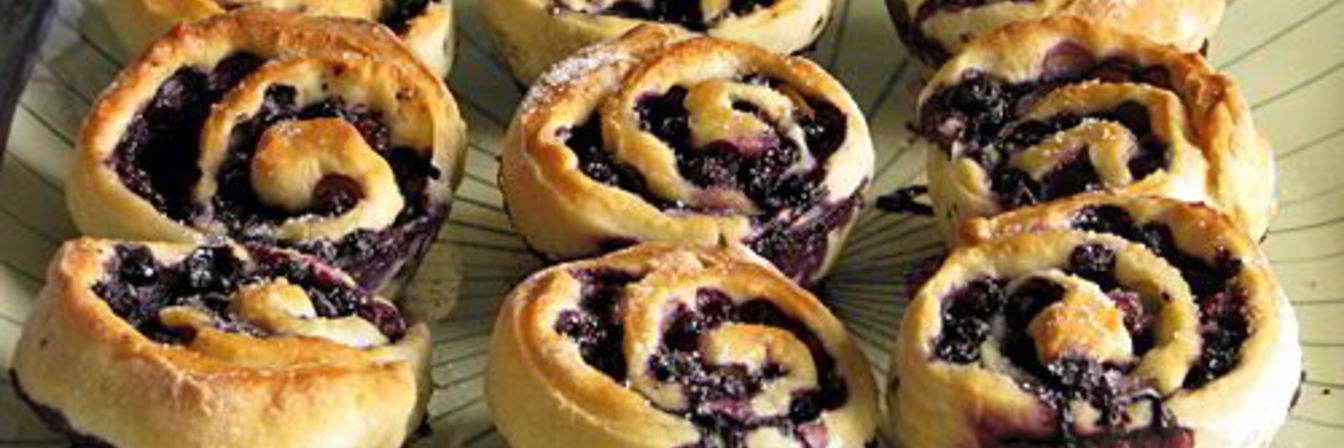 Черничные рулетики