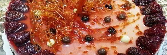 чизкейк без выпечки с клубникой