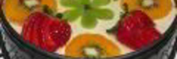 чизкейк без выпечки с сыром маскарпоне, клубникой и фруктами