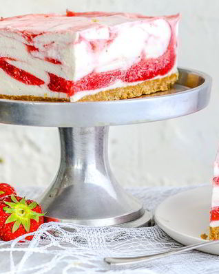 Чизкейк с клубникой без выпечки