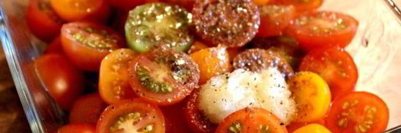 чизкейк с сыром джюгас и помидорным салатом