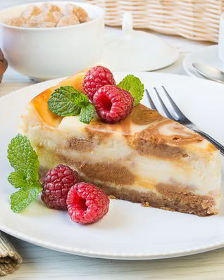 Карамельный мраморный чизкейк