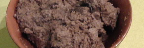 мясной чизкейк с соусом из черной смородины