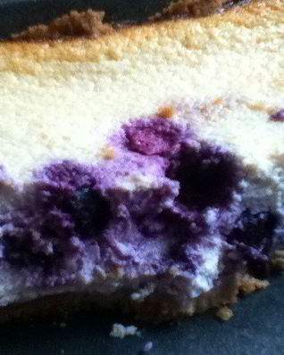 Неправильный чизкейк с черникой