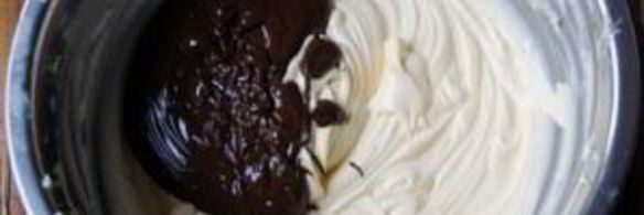 шоколадный чизкейк с вишней