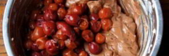 шоколадный чизкейк с вишней