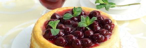 ванильный чизкейк с вишневым соусом