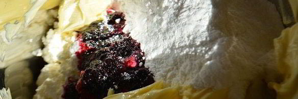 черничные капкейки с творожно-ягодной начинкой