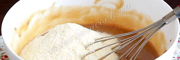 карамельный кекс на кукурузной муке