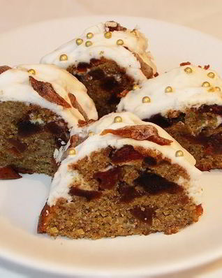 Кекс миндальный с вяленой хурмой