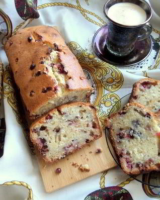 Кекс на маскарпоне с брусникой