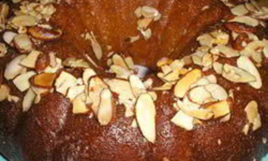 Рецепт кекса с ананасами, бананами и орехами