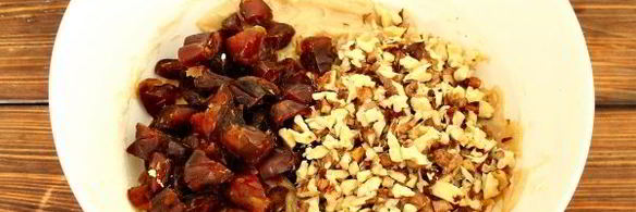 кекс с финиками и орехами