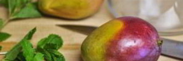 кекс с манго и мятой