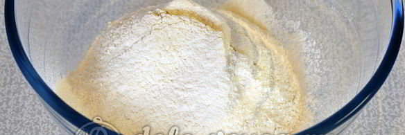 кекс со смородиной