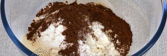 кекс со смородиной