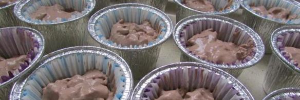 кексы из мороженого с шоколадными шариками